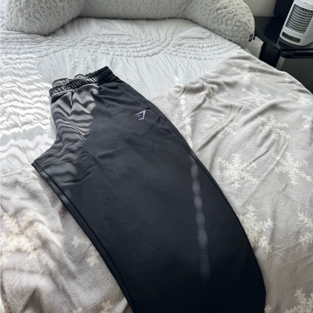 BRAND NEW GYMSHARK SWEAT PANTS